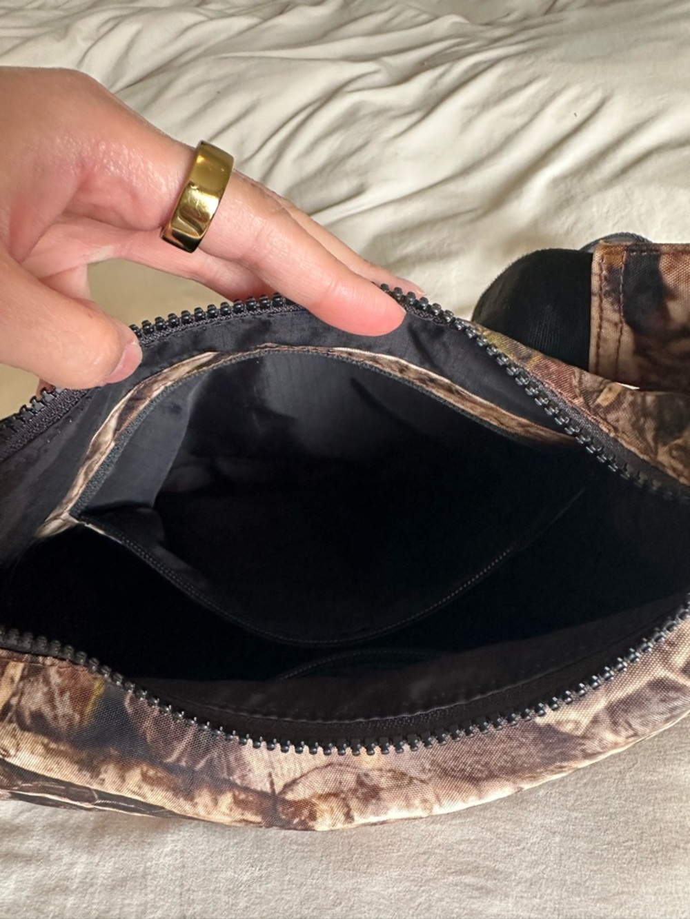 BAGGU Photo Forest Medium Crescent Bag - Picture 9 of 9